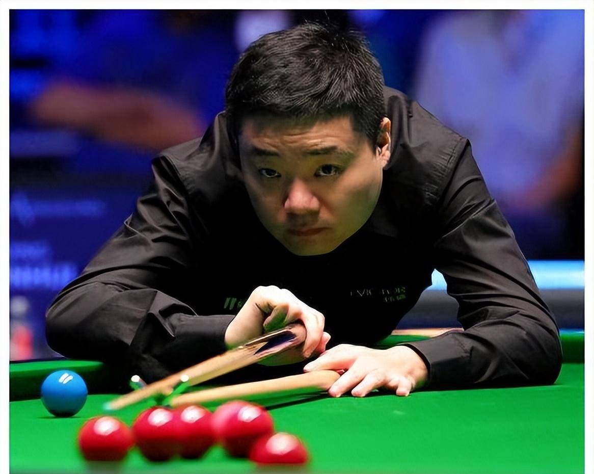 从刚开始的穷小子,到现在身价上亿的台球明星,丁俊