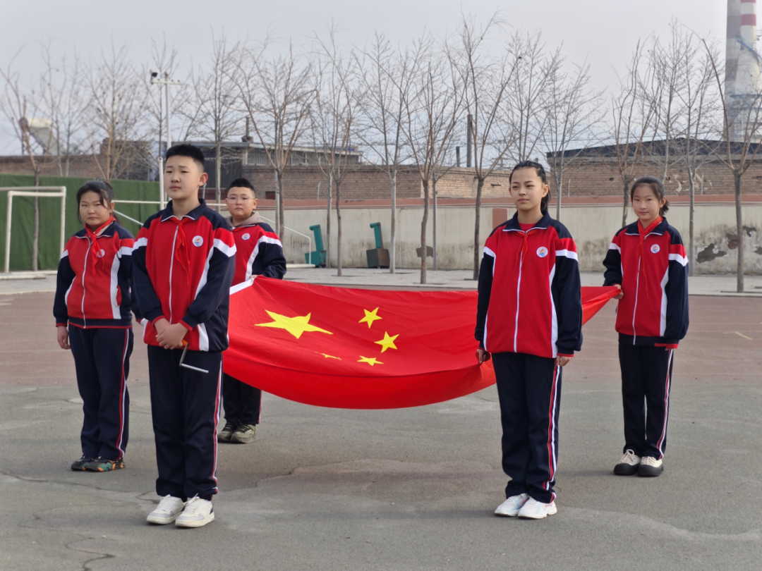 龙行龘龘启新篇,和美与共向未来——棋盘井第一小学开学典礼_全体师生