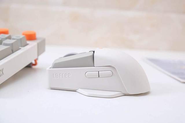 洛斐小方98三模机械键盘体验:复古感设计,手感软弹,久敲不累