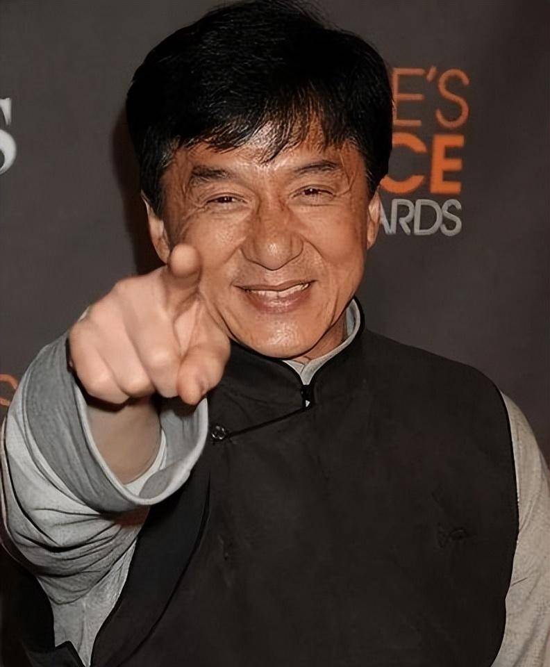 谢霆锋的手,赵丽颖的血栓,张嘉译的背,打了多少明星的脸?