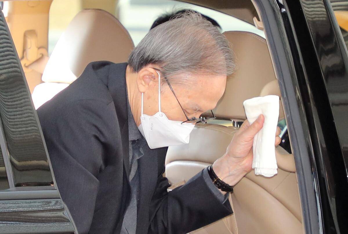 李明博:是资本傀儡,还是平民逆袭_朴正熙_日本_母亲