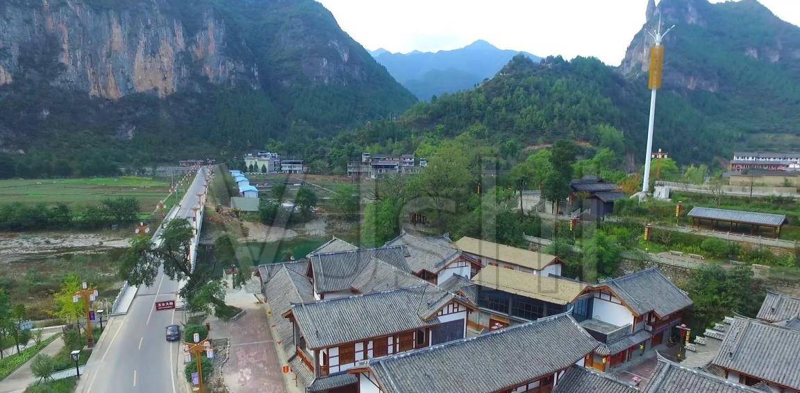 干扰物包括传统的声,光,火以及现代的警报器, 灯光,电子声音干扰器