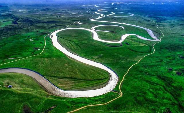 看!一江川水向东流
