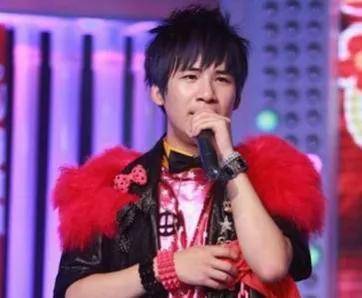 大张伟,出道多年从来没有绯闻,拒绝黄小蕾,他究竟在追求什么_父母