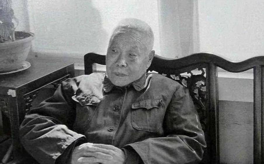 末代太监孙耀庭:夜晚伺候皇帝的女人时,鞋里都要放一个苍耳!