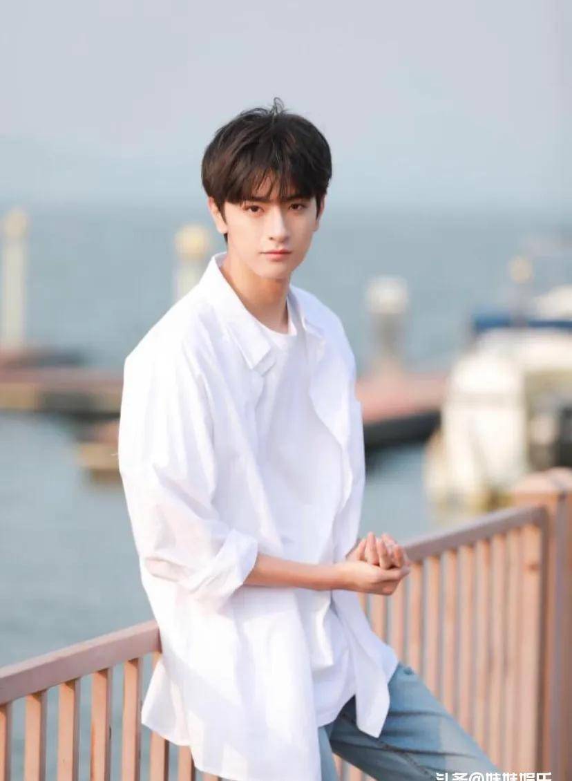 身高在185以上的男星,有颜值有实力,只要站在那里就是一道风景_cm