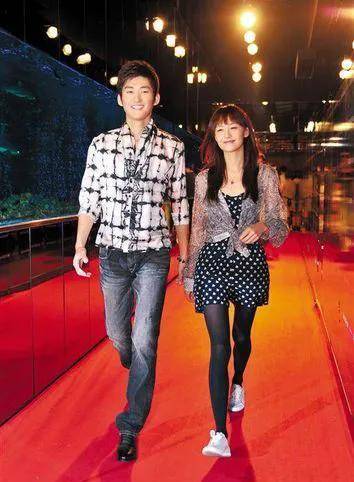 古力娜扎:从当红小花到全网黑,她的故事远远不止一个姐姐_舞蹈_因为