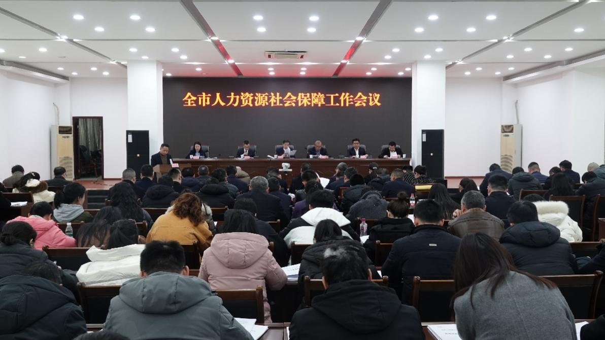 5万人以上_工作_服务_全省