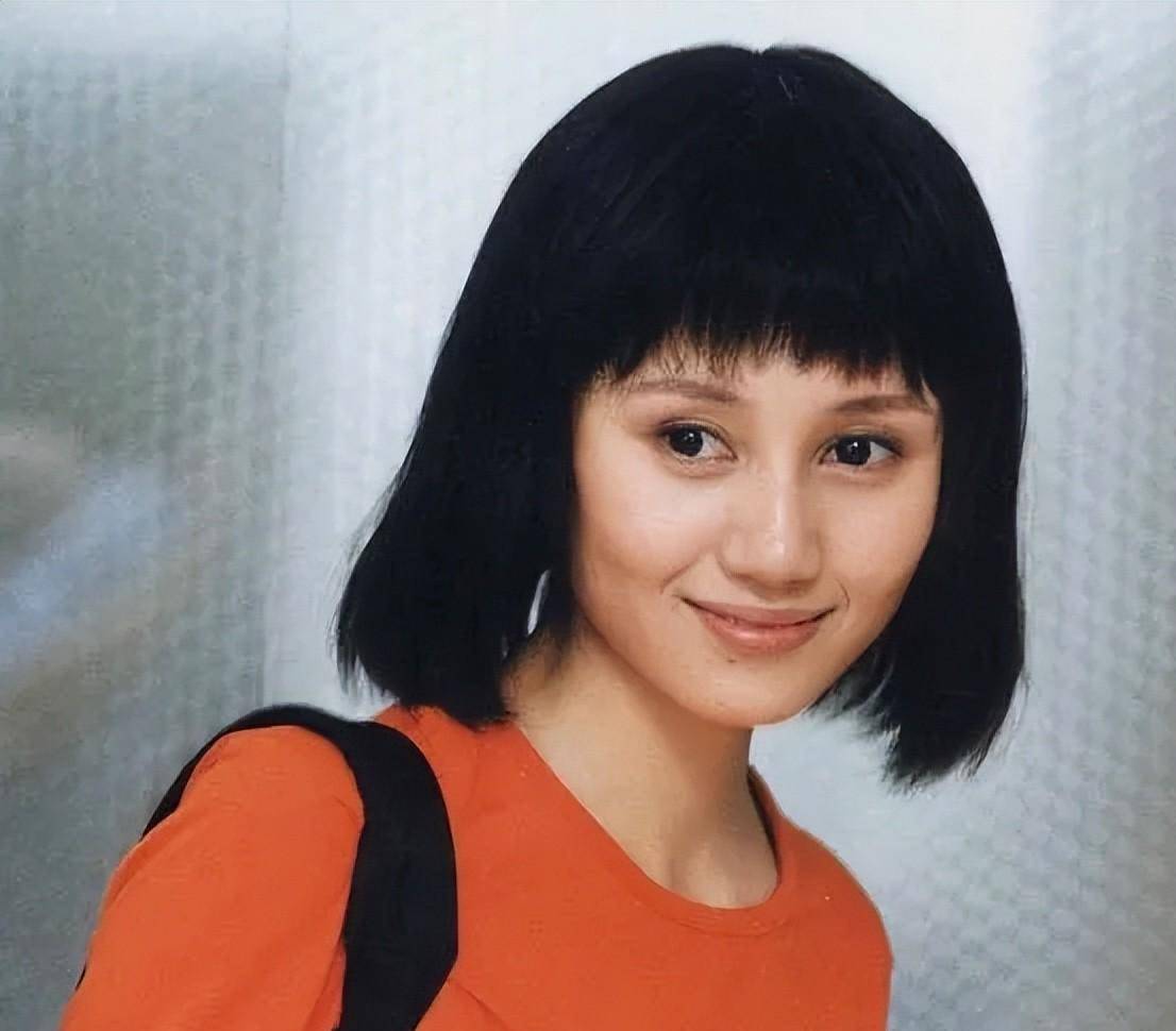 袁泉:三次捧起百花奖杯,一次失误险些送命,与夏雨苦恋8年_章子怡_电影