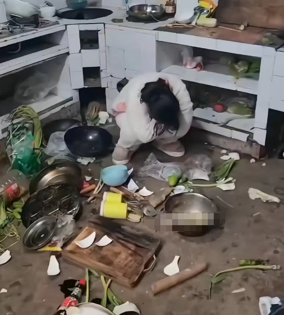 湖北:夫妻因做饭吵架后,妻子把厨房砸稀巴烂,网友:赶紧离了吧_家务