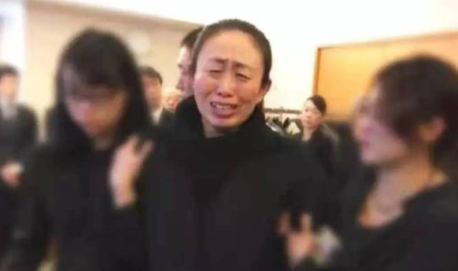 母亲_时候_苦难