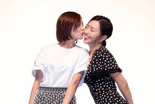 每当包文婧参加节目提到老公时,都一脸崇拜,夸老公又帅又有才,简直