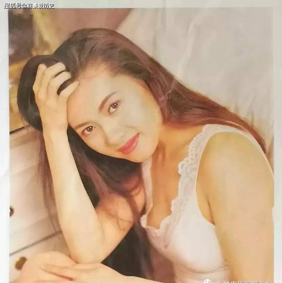 她曾是香港"三级片女王",姿色不逊舒淇,现年逾半百仍欲复出_李丽珍