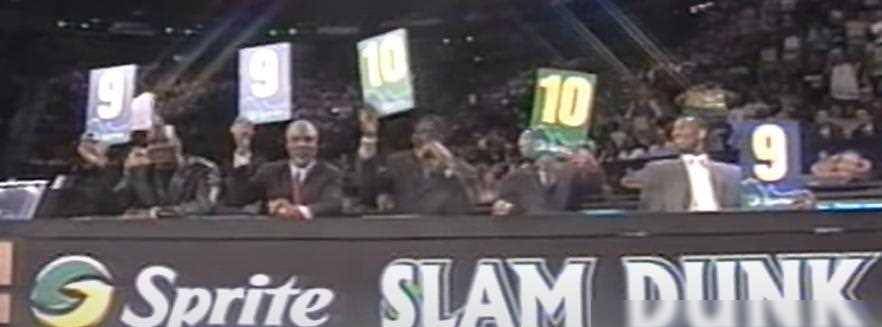 绿军扣将3次no look dunk 落地后才蒙眼的杰伦竟比_布朗_扣篮_比赛