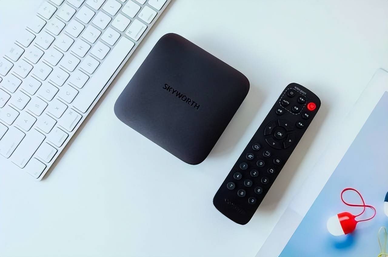 所有的i/o布局在机身背面,从左到右分别是dc接口,hdmi,rj45网络接口