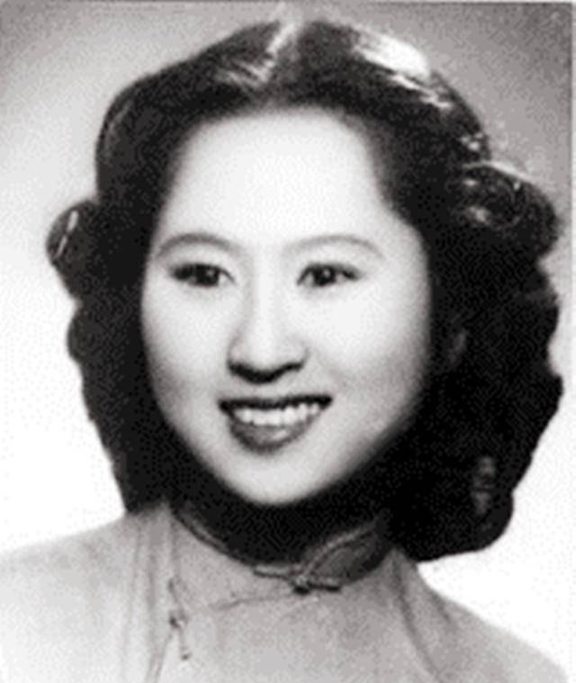 京剧青衣谢虹雯,一嫁英年早逝杨宝森,44岁二嫁张君秋