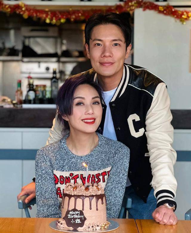 杨千嬅50岁生日,丁子高高调晒夫妻甜蜜照,对老婆称呼引网友爆笑_照片