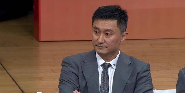 杜锋儿子现场见证广东宏远小年夜输德比战,球迷又喊下课