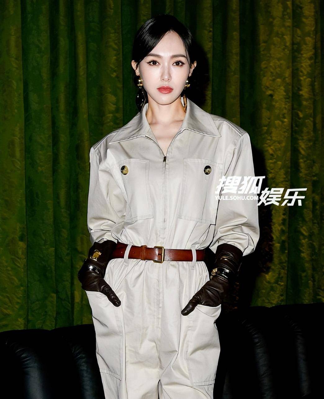 40岁唐嫣对比36岁刘诗诗,骨相老去和皮相老去的差距一目了然_时装周