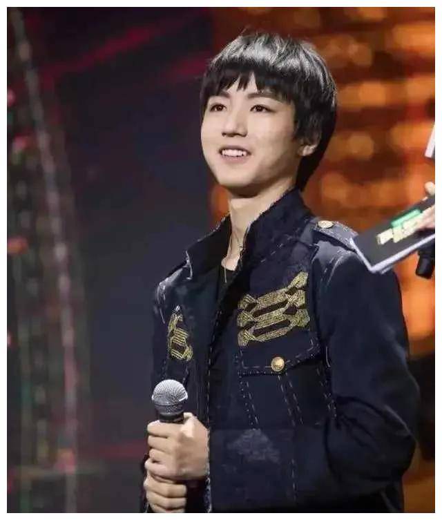 王俊凯疑似恋情传闻!经纪人杨柳响应否认,网友热议._质疑_明星_形象