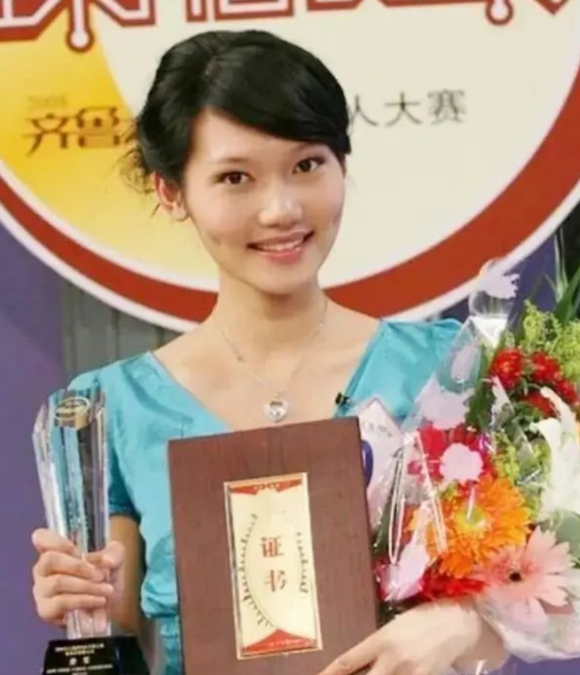 接连口误却被央视力捧,35岁仍旧未婚的龙洋,如今现在如何_节目_因为