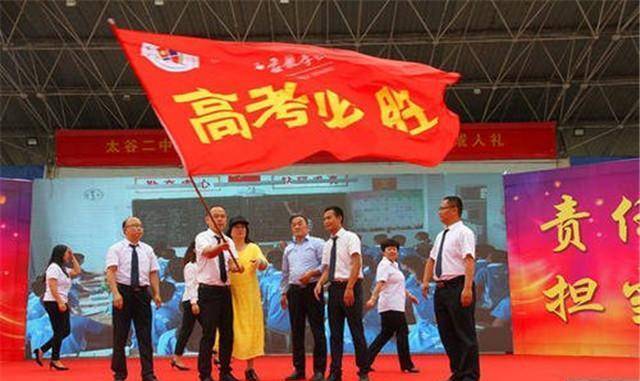 北大上3年主动退学,随后他复读考进清华,舍友:他是