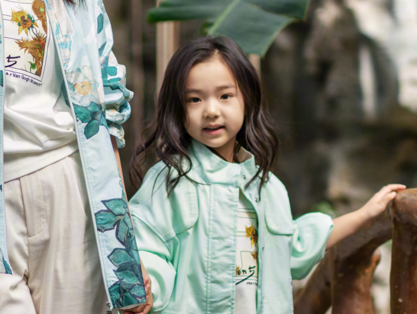 董璇晒母女照,6岁小酒窝越长越像高云翔_女孩_妈妈_脸蛋