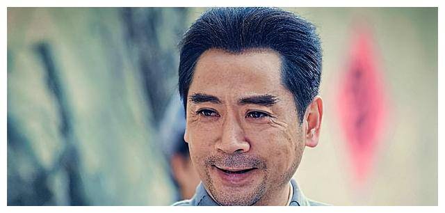 演员刘劲:娶初恋为妻,生女成家,回家后却怪怪的._生活_胡艳萍_事业