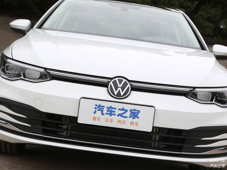 我们可以看到,高尔夫,  速腾 ( 参数 | 询价 ) 和polo各有千秋,各承载