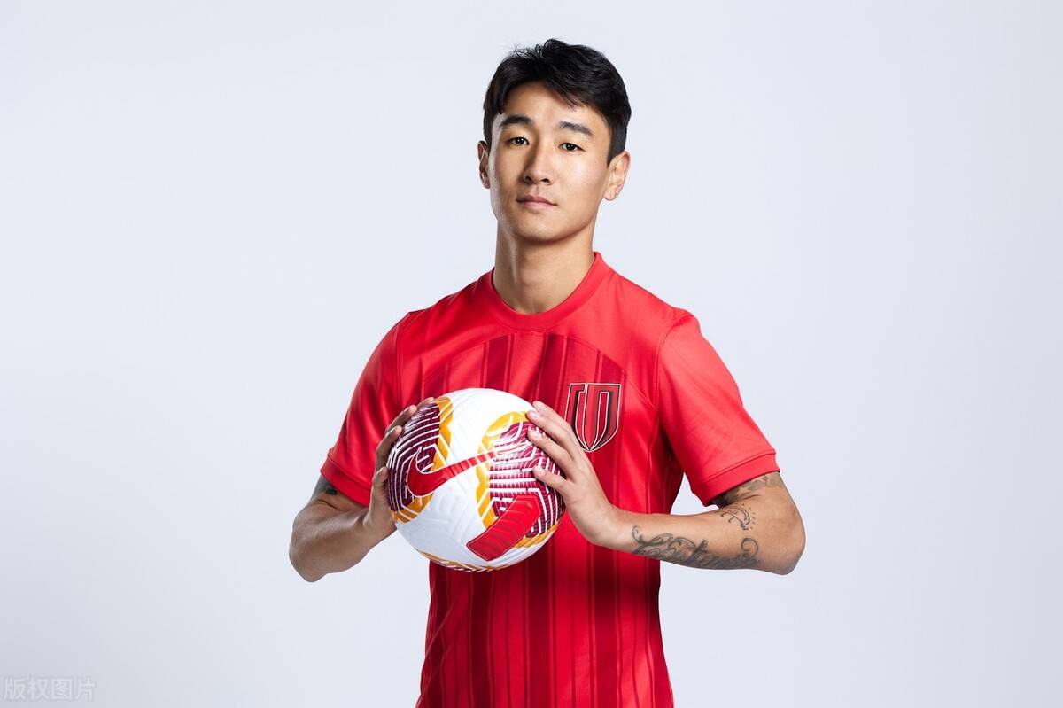 韦世豪刚加盟成都蓉城队,就用处子球证明自己,还带队5比0大胜_时间_中