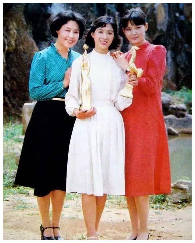 一位拥有博士后学位,在美国普林顿医药研究院就业的才子张迅