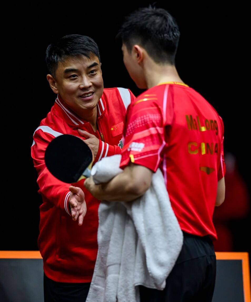 激战釜山:国乒逆风翻盘,马龙樊振东联手绝地反击_王楚钦_比赛_对阵