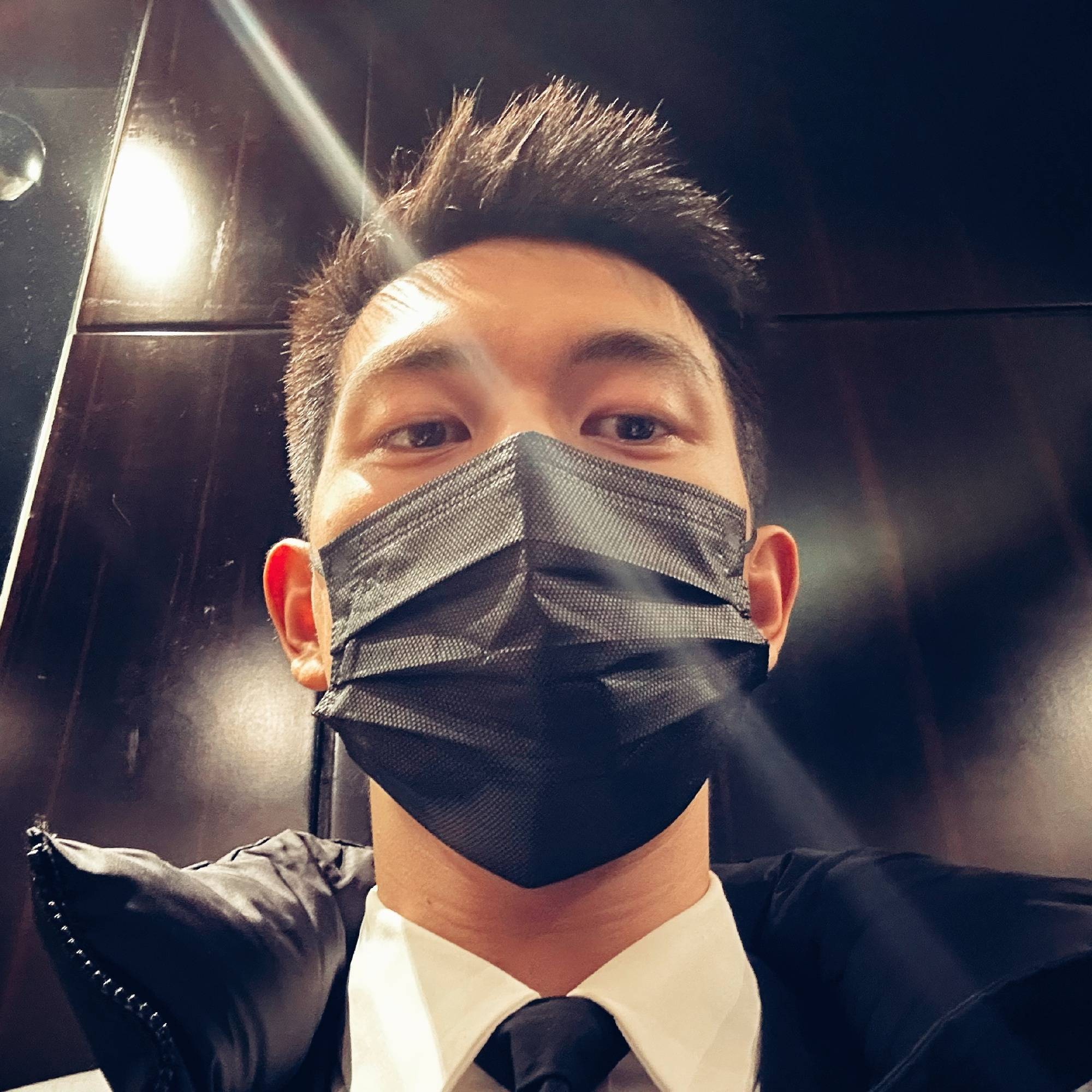 杨天真称李现长一张男一号的脸,李现的脸骨,五官,身材概括分析