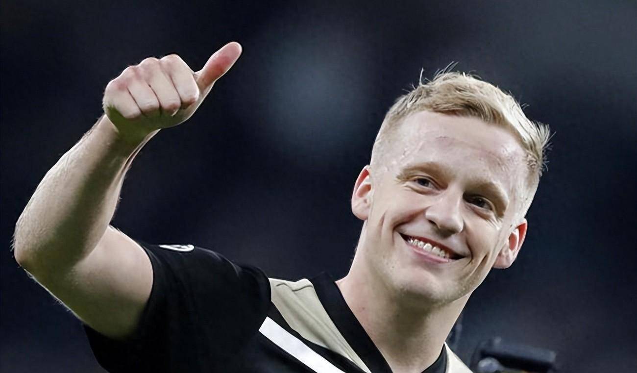 恭喜曼联,5场4场首发,投资3900万,有望收回成本_范德贝克_赛季_球员