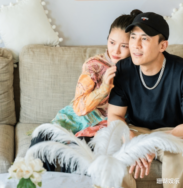 小蛋饺满月派对照,一家三口合照幸福美满,杜淳王灿互动甜到憨_照片