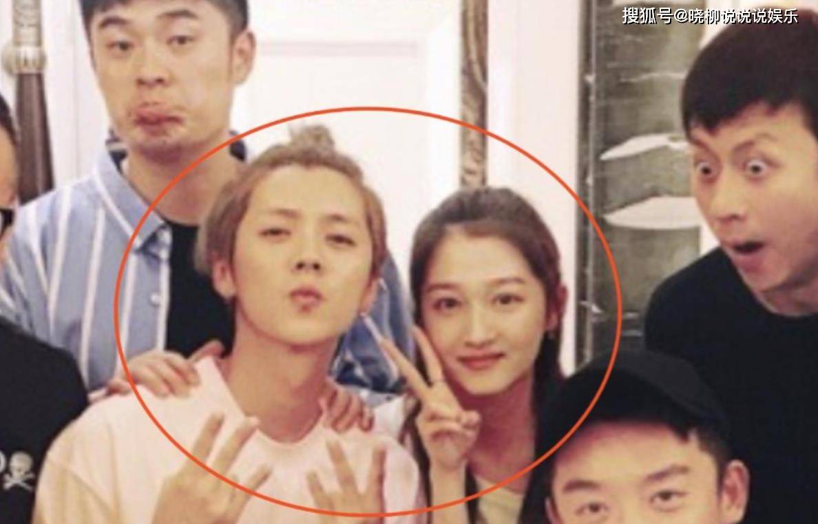 事实证明,和鹿晗挺过七年之痒的关晓彤,已经走上了另一条道路!