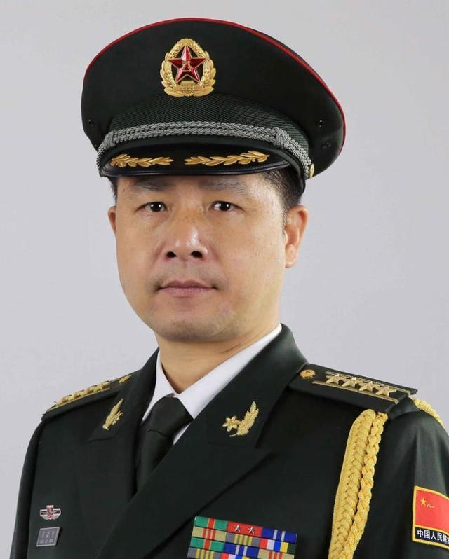 1岁丧母 7岁爷奶离世 14岁父亲去世 依靠亲戚 终成"中华之盾"_陈德明