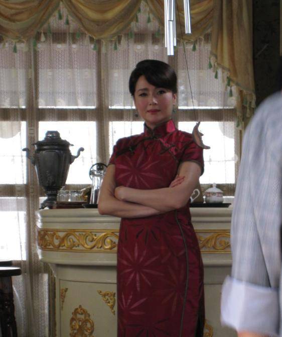 20岁拿金马奖,曾被富豪骗婚,分手万梓良后,66岁恬妞仍单身_叶聪豪