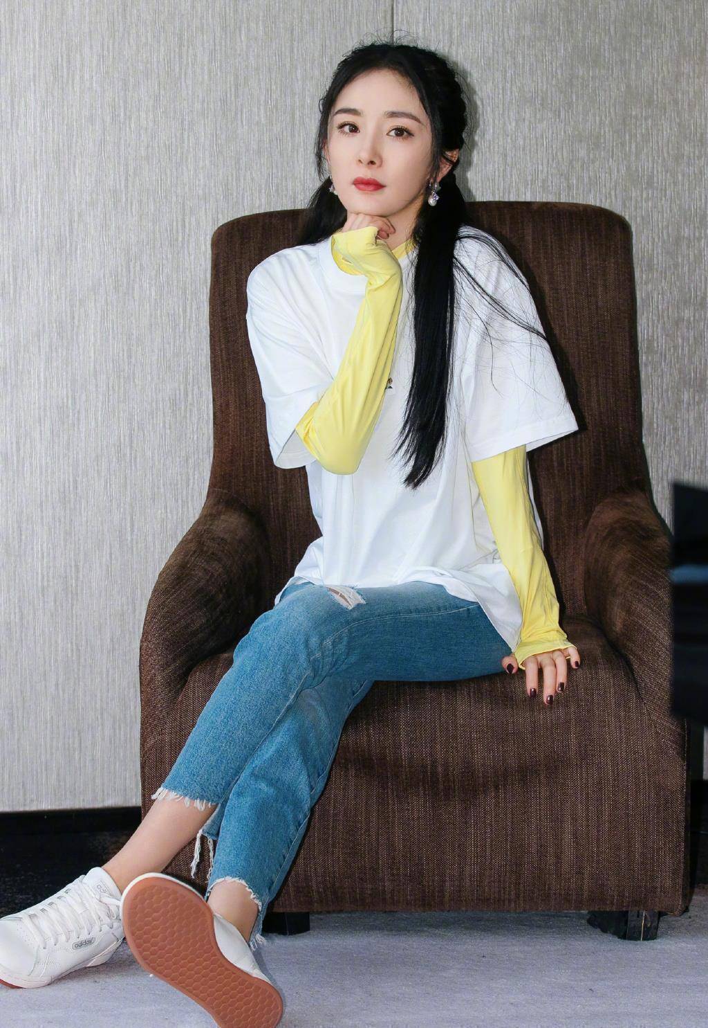 辣妈变少女的发型,必选双马尾,杨幂白鹿爱不释手,让你美过初恋_选择了