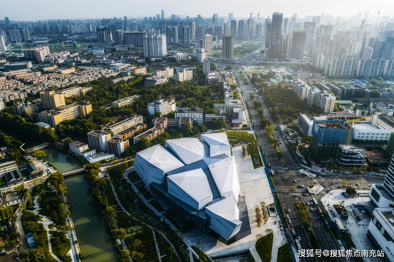 成都理工大学鸟瞰图片