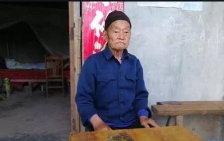 县里寻找退伍兵,九旬老人被嘲笑,他掏出三枚特等功