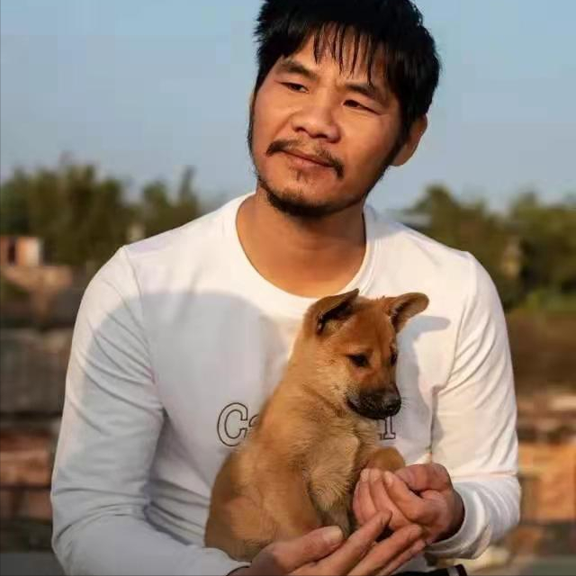 前期刚出来时候很多商家找其代言周立齐都一一地拒
