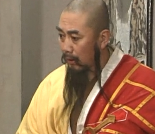 故此才敢公然砸囚车劈木笼救出夏遂良,卧佛昆仑僧等人