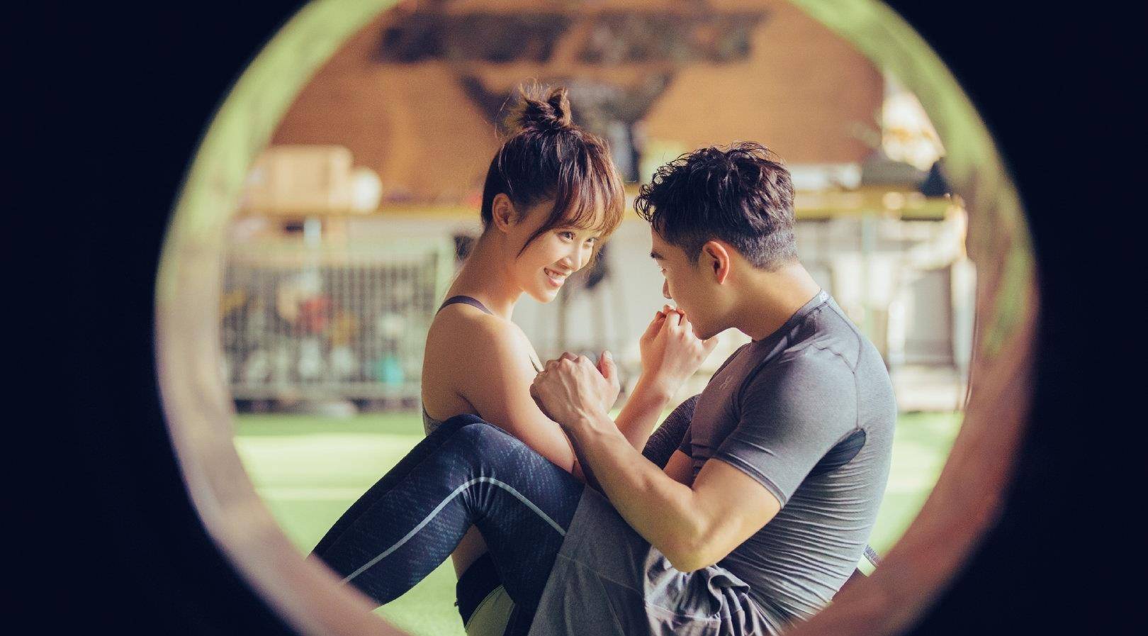 蓝盈莹在乘风破浪的姐姐里用的手机壳背景竟是李现!官方回应.