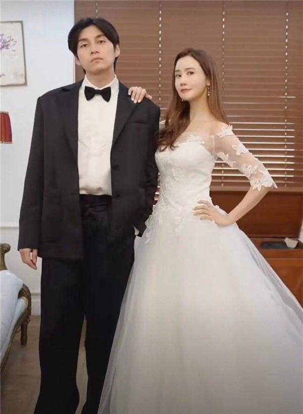 婚纱则意味着婚姻,可能李多海就是在官宣自己要结婚了.