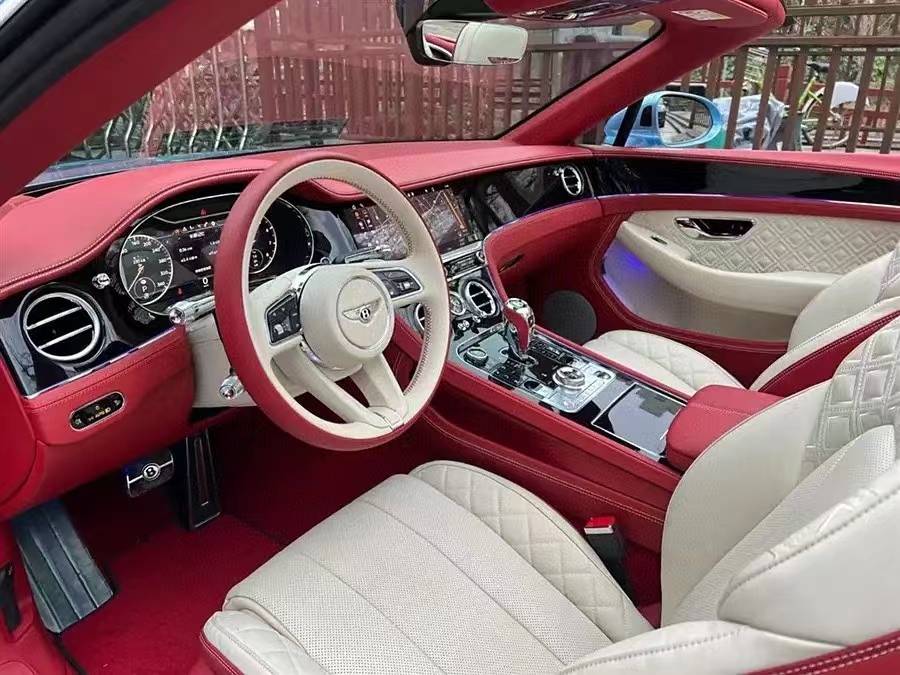 宾利欧陆 gtc 敞篷搭配双拼内饰,准新24年户_搜狐汽车_搜狐网