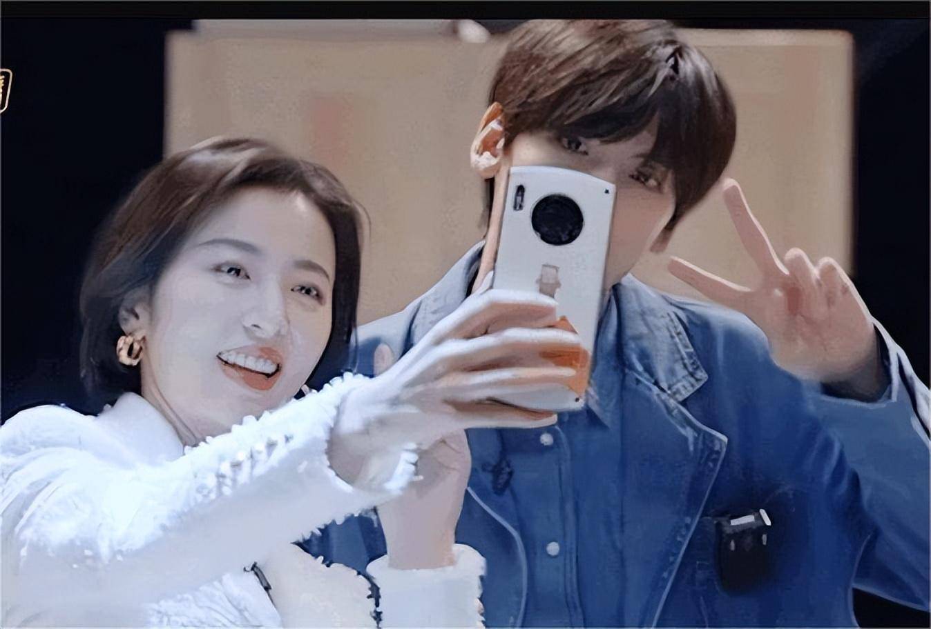 "赘婿"翟潇闻和周雨彤的恋情疑似曝光,周雨彤真的是好糊涂啊_事业