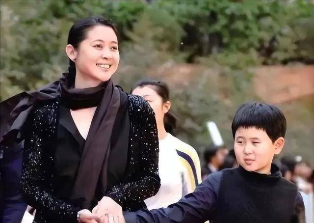 倪萍"感谢陈凯歌不娶的恩情"儿子很孝顺,老公是绝世好男人_陈红_电视