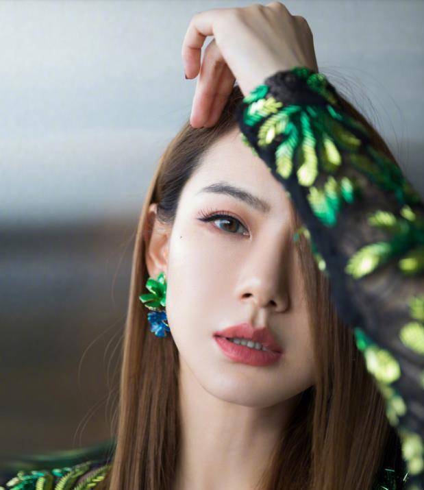 戚薇发文:反正我是不惯坏毛病的.