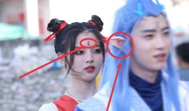 杨超越cos哪吒路透图曝光,额间印迹太抢眼,还原度远超当年的宋祖儿